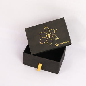 Caja de Regalo de Papel Personalizable de Alta Gama Fabricada con VPN, Laminación Brillante, Elegante, Reutilizable y Resistente para Artículos de Lujo - Product Image 3
