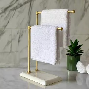 Porte-serviettes en métal moderne gain de place avec finition élégante pour les murs de la salle de bain, les cuisines ou les chambres - Product Image 1