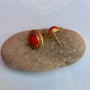 Boucles d'oreilles en corail rouge naturel Bijoux en pierres précieuses faits à la main pour femmes Bijoux minimalistes en pierres précieuses véritables - Product Image 4