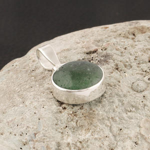 Quartz de fraise vert attrayant forme ronde pendentif fait à la main en argent sterling 925 pendentif de déclaration mignon minimaliste cadeau pour femme - Product Image 3