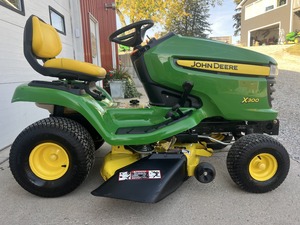 Tracteur Johnn Deeree X300 d'occasion à vendre - Product Image 3