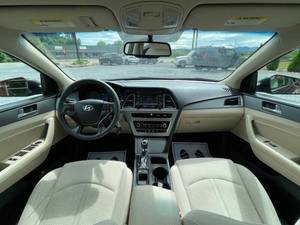 Precio bajo, Hyundai Sonata SE 2015, auto usado en venta - Product Image 3
