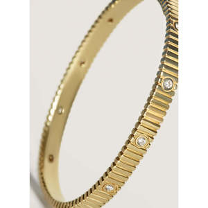 Pulsera Solis Ribbed IV Anniversary Diamond de Oro Sólido de 14k, Oro Amarillo, 0.50ctw, Diseño Elegante e Intrincado para un Accesorio con Estilo - Product Image 5