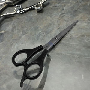 Ciseaux de coiffure industriels de qualité supérieure manche en plastique couleur personnalisée avec lames de coupe lisses - Product Image 2