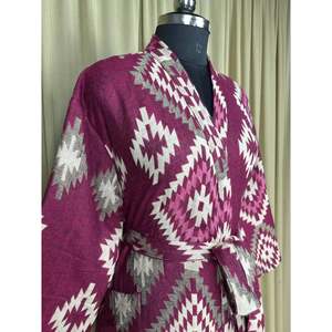 Cárdigan tipo bata de mezcla de lana de yak para mujer, con estampado de diamantes rosas, ropa de estar acogedora para invierno, con bolsillos, diseño ODM original. - Product Image 5