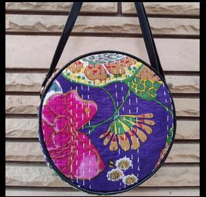 Rond matelassé fourre-tout sac à bandoulière femmes Kantha travail épaule indien élégant sac acheter prix usine quantité en vrac disponible pour sac - Product Image 4