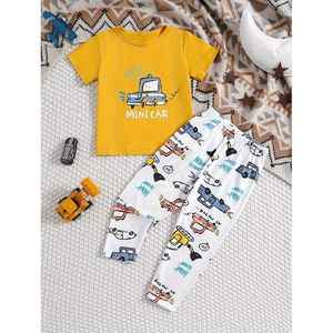 Traje de media manga con estampado de mini coche amarillo para niños Trajes a juego familiares () - Product Image 1