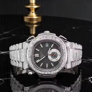 Montre analogique classique de luxe pour homme avec accents de diamants Moissanite, élégante pour les occasions professionnelles et formelles - Product Image 1