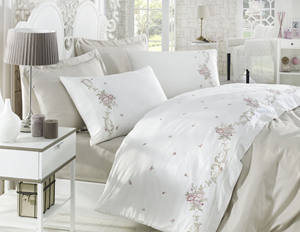 Wholesale Lovely Roses Embroidered White Cotton Duvet Cover & Pillowcase Sets for Home Hotel or Wedding <b>Bedding</b> - Product Image 1