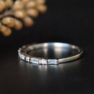 10k Gold Lab Grown Diamond Wedding Band Baguette Diamond Band Bague de fiançailles pour fiançailles ou mariage un cadeau d'amour - Product Image 3
