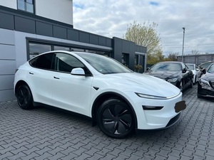 USADO 2025 Tesla Model Y Potencia-217kW (299hp) Combustible-Eléctrico Capacidad de la Batería-60kWh Eje-2 Transmisión Automática Volante a la Izquierda - Product Image 4