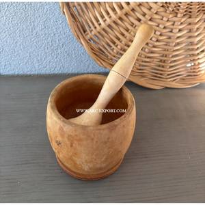 Mortier et pilon en bois de style classique, conçus pour les techniques de broyage traditionnelles, préférés par de nombreux cuisiniers authentiques pour les herbes - Product Image 5