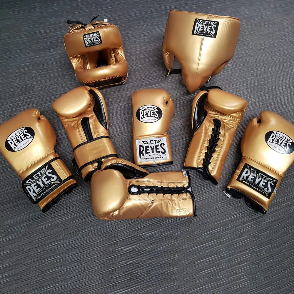 Brandneue reyes Box sets Maßge schneiderte reyes Sparring Box handschuhe Kopf-und Leistenschutz-Sets