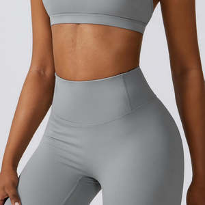 Nouvelle conception, haute qualité, tenue de yoga décontractée en toile unie pour femmes, respirante, ensemble de sport de fitness 2 pièces, short ajusté, mince - Product Image 6