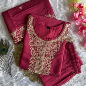 Ensemble de Kurti en soie romaine avec une belle broderie avec un travail de séquence parfait pour toutes les occasions - Product Image 1