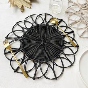 Placas de carga negras para eventos de boda, manteles individuales de ratán con colores personalizables y logotipo - Product Image 4