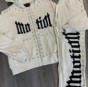 Survêtements de haute qualité broderie personnalisée et impression de logo disponibles offres de gros pour les articles les plus vendus - Product Image 1