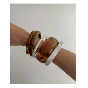 Brazaletes de Resina de Moda Premium para Mujer, Ajuste Cómodo, Ligeros, Impermeables, Colores Personalizados para Uso Diario y Festivo - Product Image 3