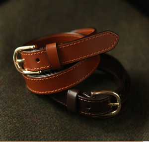 Ceinture en cuir marron foncé tissé avec une boucle ardillon en laiton de style vintage. Prix de gros disponibles. - Product Image 5