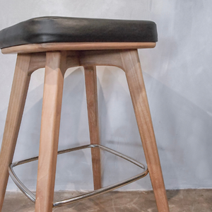 Chaise de bar moderne industrielle, siège en similicuir, cadre inoxydable, idéal pour les cuisines et les cafés - Product Image 3