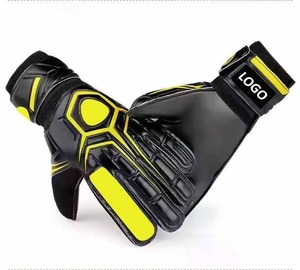 ถุงมือผู้รักษาประตูน้ำหนักเบาสไตล์ใหม่ออกแบบและโลโก้ตามต้องการ - Product Image 2