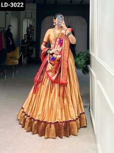 Material de seda Jacquard de estilo indio del Sur con trabajo de tejido Zari Lehenga Choli con trabajo de tejido Zari con borlas Dupatta Set - Product Image 3