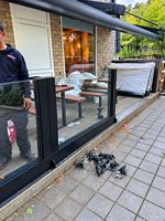 Pergola en aluminium thermolaqué 180x150 pour extérieur, écologique, imperméable, anti-rongeurs, anti-pourriture, avec verre trempé et motorisation anti-vent