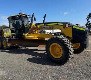 Motoniveladora multifuncional automática de calidad Komatsu GD511A a la venta Komatsu USADO GD511 Grader GR135 - Product Image 3