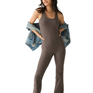 Combinaison de sport respirante à faible MOQ pour femme, effet sculptant, une pièce, avec fronces aux fesses, pour le yoga et la gym - Product Image 4