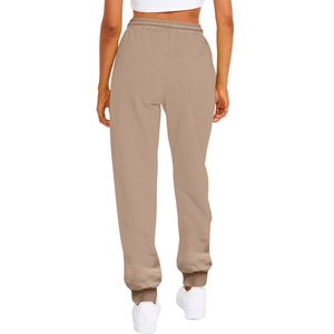 Pantalons de survêtement pour femmes en gros fabriqués avec un tissu de qualité supérieure et une taille à cordon pour une coupe décontractée qui bouge facilement avec votre corps - Product Image 2