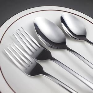 Ensemble de couverts en acier inoxydable moderne noir simple finition miroir pour restaurants, dîners formels, hôtels et repas en famille en provenance d'Inde - Product Image 2