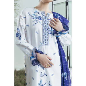 Conjunto de 3 Piezas de Traje Bordado para Mujer con Dupatta de Zari y Bunches FE-52065 - Product Image 2