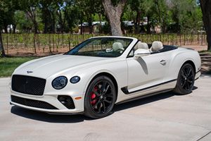 Excelente estado, Bentley Continental GTC V8 S 2022 usado, 6 mil millas. - Product Image 3