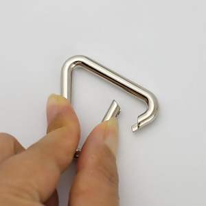 Anneaux triangulaires en métal en gros, anneaux de jonction triangulaires en vrac avec clip à ressort et crochet à déclenchement, porte-clés pour sacs à main - Product Image 2