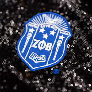 Veste à paillettes ZPB noire 100% polyester, veste Zeta Phi Beta avec logos brodés, manches à paillettes, fermeture éclair sur le devant, poignets côtelés - Product Image 4