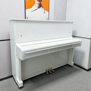 Piano droit Yamaha U1E 88 touches, finition blanche, style classique, touches lestées, montage au sol, plancher en bois massif, 897619 - Product Image 2