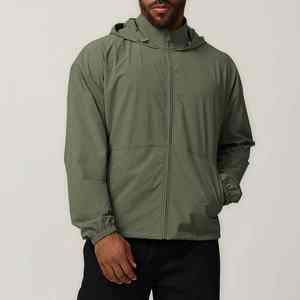 Chaqueta cortavientos con logotipo frontal de camuflaje ligero unisex, ropa deportiva informal verde oliva para exteriores - Product Image 1