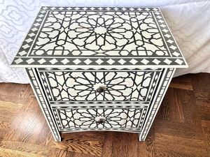 Région d'incrustation d'os tradition artisanale armoire de table personnalisée et florale table noire en incrustation d'os meubles de salon d'Inde - Product Image 4