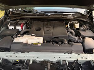 CrewMax 4x4 Usado con Motor V6 Twin-Turbo - Product Image 6