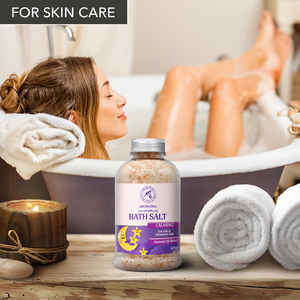 Aromatika Sal Marina Natural Calmante y Cristales de Sal Rosa del Himalaya 600g en Tarro de Plástico para Baño Corporal con Aceites Esenciales de Lavanda y Bergamota - Product Image 4