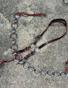 Ensemble de clous en cuir occidental de qualité supérieure faits à la main pour l'entraînement et la compétition d'équitation professionnelle importés d'Inde - Product Image 4