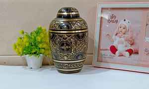 Urna artesanal para cenizas humanas | Recuerdo conmemorativo Premium | Caja de urna de latón para adultos Premium - Product Image 6