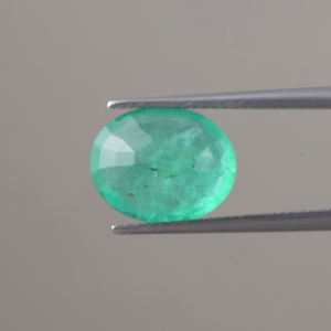 Esmeralda Natural Certificada IGI, Gema Suelta al por Mayor, 5 Quilates, Corte Ovalado 13x10mm, Verde Premium, con Tratamiento Panna Waxing/Oiling para Joyería - Product Image 3