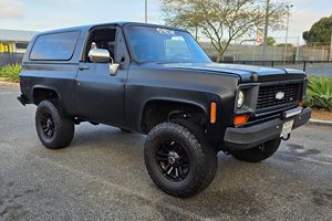 Chevrolet K5 Blazer 4x4 de 1973, Usado en Buen Estado, Sin Reserva, Motor 350Ci V8, Tracción en las 4 Ruedas, Modificaciones Todoterreno, Propietario Actual de Larga Duración - Product Image 2