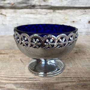 Cuenco para servir de metal dorado de diseño clásico y atractivo de primera calidad, pieza única con diseño extra genial a muy buen precio - Product Image 3