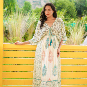 Vestido Maxi de Encaje Floral Blanco Hecho a Mano en India, Vestido Largo Bohemio de Verano para Mujer, Ligero y Fluido, Ropa de Playa - Product Image 1