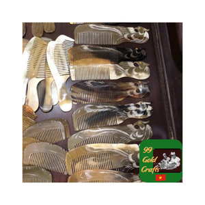 Proveedor de Peine de cuerno de búfalo pulido hecho a mano duradero, peine Natural para el cuidado del cabello, peine suave para el cuidado de la barba para el peinado diario - Product Image 3