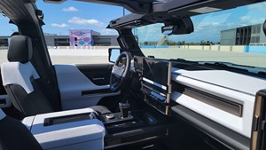 2024 Certified Clean And Fairly Used GMC Hum-mer EV Pickup 3X Electric Turbo Engine Automatic Gearbox Dark Leather ACC FWD R17 - Product Image 4