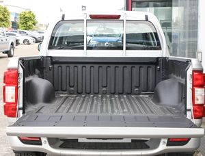 2022 Great Wall Wingle 7 4.1-6L 4WD Super Value Sedán de Cabina Larga con Volante a la Izquierda, Asientos de Cuero, Llantas de Aleación de Aluminio R17 - Modelo Superventas - Product Image 6