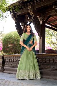 El Bordado de hilo y lentejuelas más vendido con blusa Hotfix Lehenga para niñas, colección de ropa de FIESTA DE LA India - Product Image 3